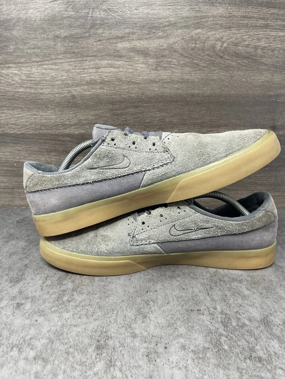 Nike SB Shane Size 11 Mens Grey Gum Suede Skate Shoes Zoom Air BV0657-001